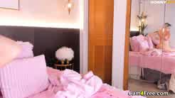 Hot Blonde Babe Playing With Her Clit With Her Fingers