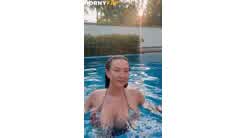 Joey Fisher Topless Handbra Swimming Pool Onlyfans Video Leaked